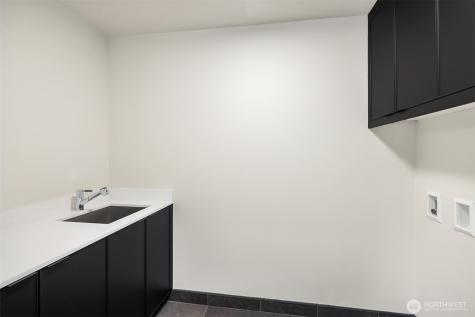 637 18th Avenue W Kirkland WA 98033