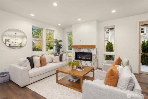 637 18th Avenue W Kirkland WA 98033
