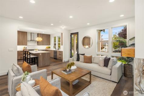 637 18th Avenue W Kirkland WA 98033