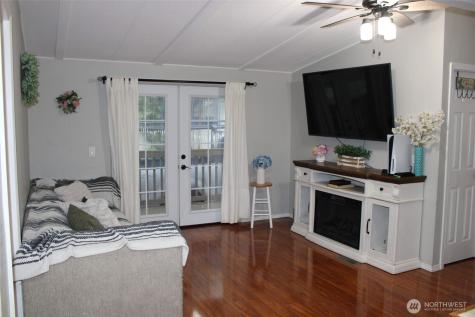 415 Lakeview Lynnwood WA 98087