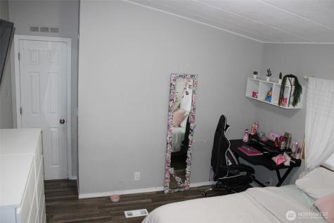415 Lakeview Lynnwood WA 98087