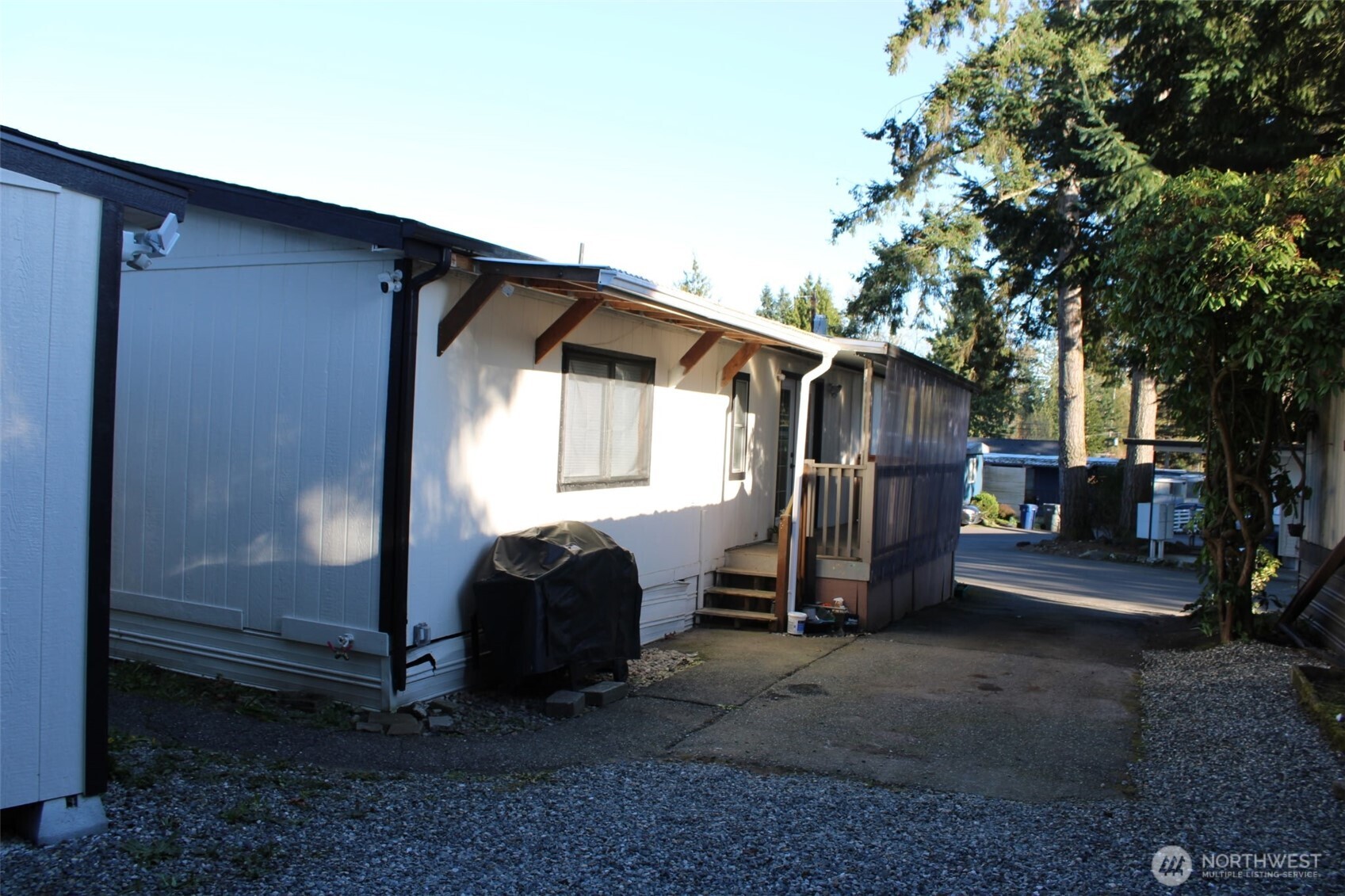 415 Lakeview Lynnwood WA 98087