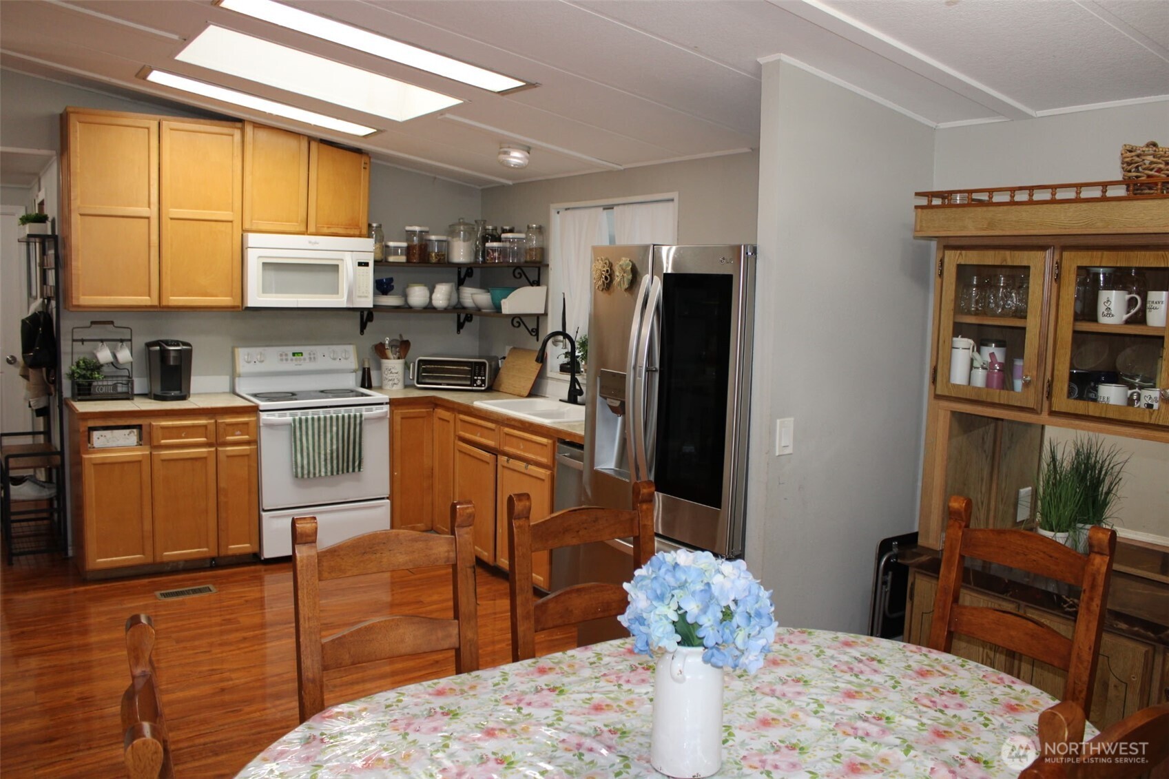 415 Lakeview Lynnwood WA 98087