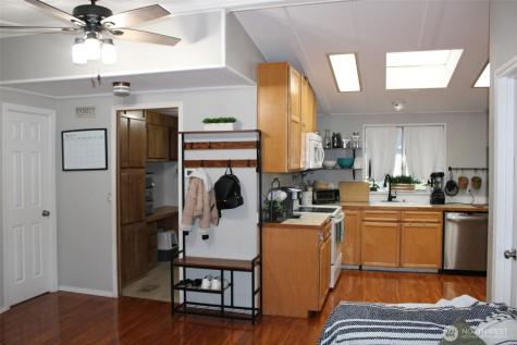 415 Lakeview Lynnwood WA 98087