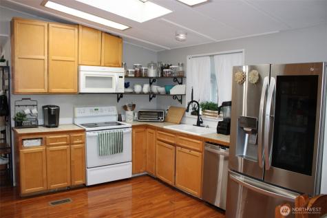 415 Lakeview Lynnwood WA 98087