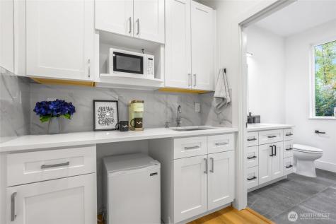 10628 E Riverside Drive Bothell WA 98011