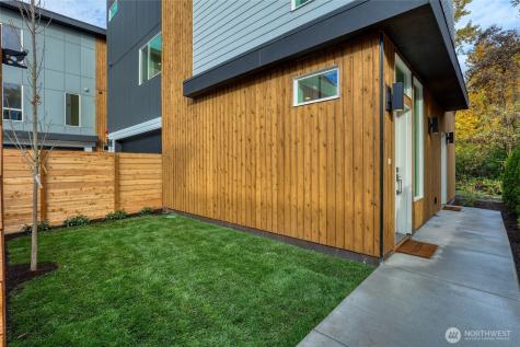10628 E Riverside Drive Bothell WA 98011