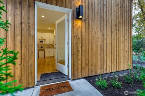 10628 E Riverside Drive Bothell WA 98011