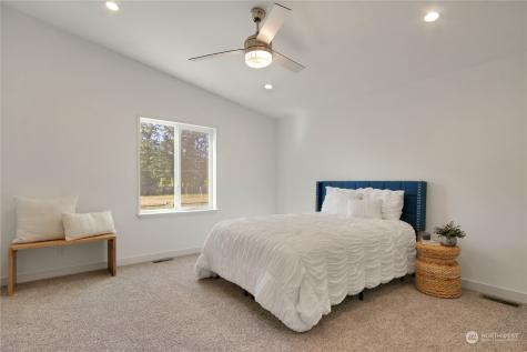 2048 Paradise Avenue Enumclaw WA 98022