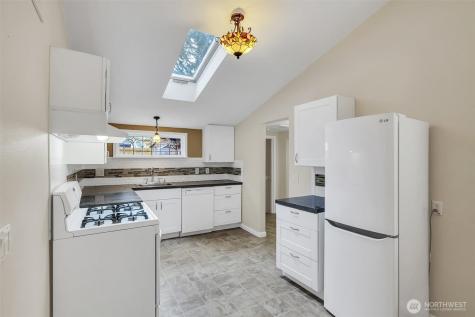 13722 Interlake Avenue N Seattle WA 98133