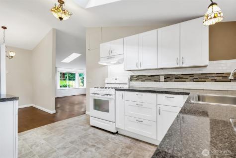 13722 Interlake Avenue N Seattle WA 98133