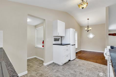 13722 Interlake Avenue N Seattle WA 98133