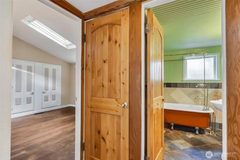 13722 Interlake Avenue N Seattle WA 98133