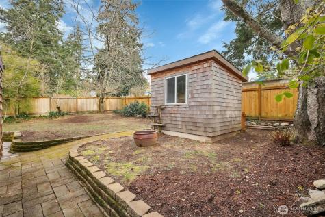 13722 Interlake Avenue N Seattle WA 98133