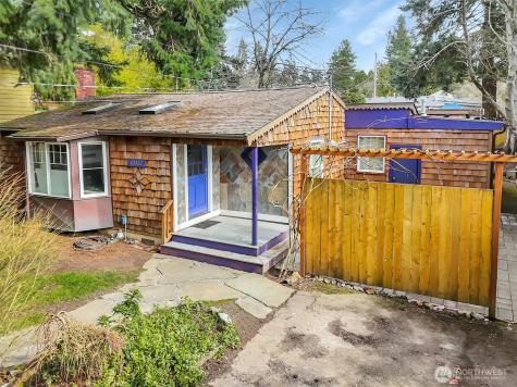 13722 Interlake Avenue N Seattle WA 98133