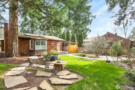 13722 Interlake Avenue N Seattle WA 98133
