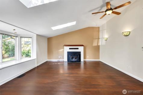 13722 Interlake Avenue N Seattle WA 98133