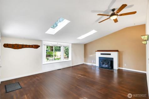 13722 Interlake Avenue N Seattle WA 98133