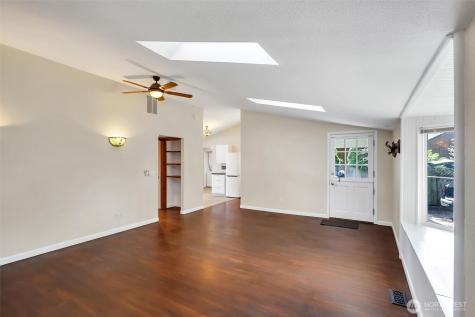13722 Interlake Avenue N Seattle WA 98133