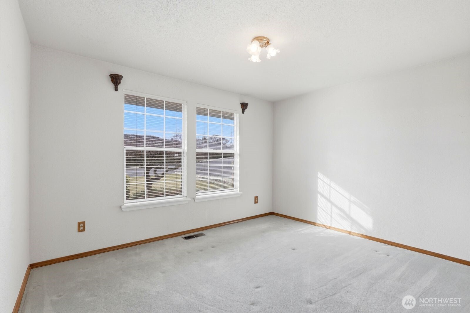 119 N 46th Avenue Yakima WA 98908