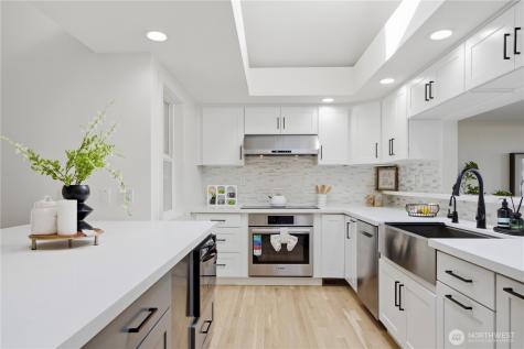 9354 California Drive SW Seattle WA 98136