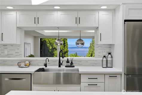 9354 California Drive SW Seattle WA 98136