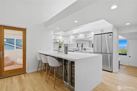 9354 California Drive SW Seattle WA 98136
