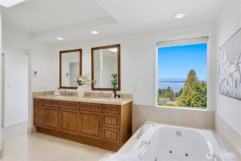 9354 California Drive SW Seattle WA 98136