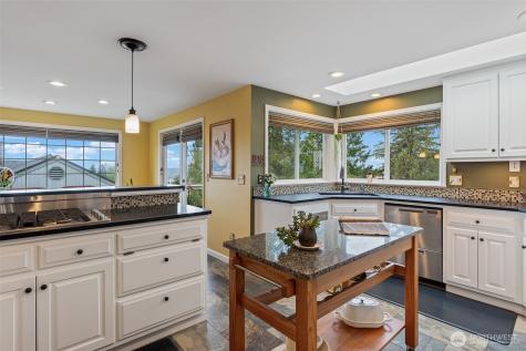 4611 76th Street SW Mukilteo WA 98275