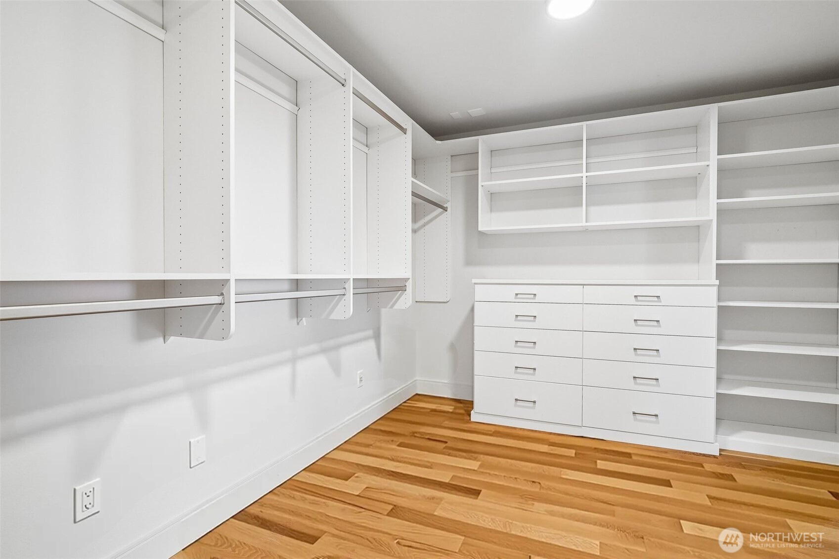 3319 W Elmore Street Seattle WA 98199
