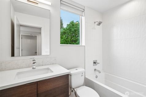 3319 W Elmore Street Seattle WA 98199