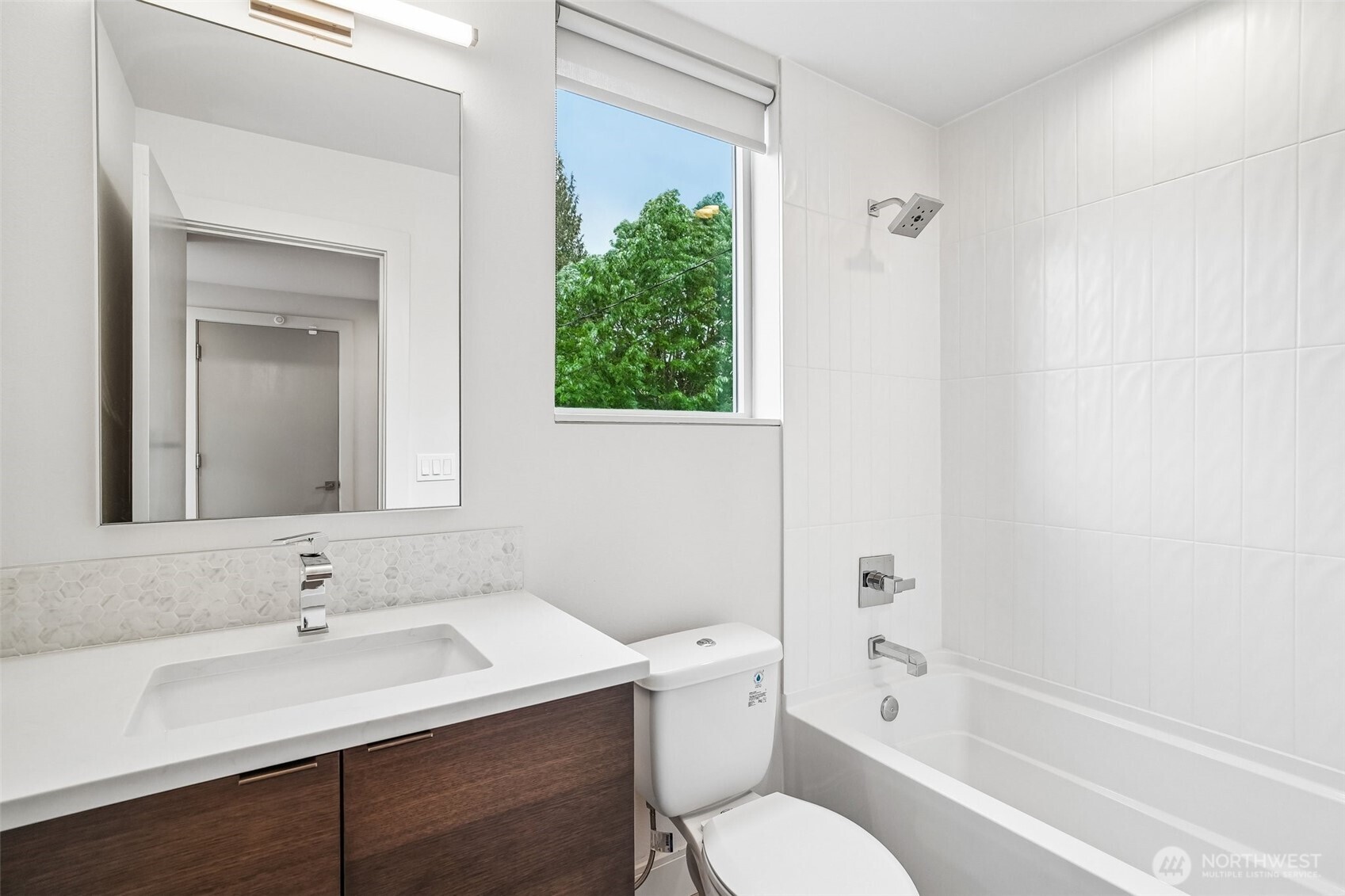 3319 W Elmore Street Seattle WA 98199