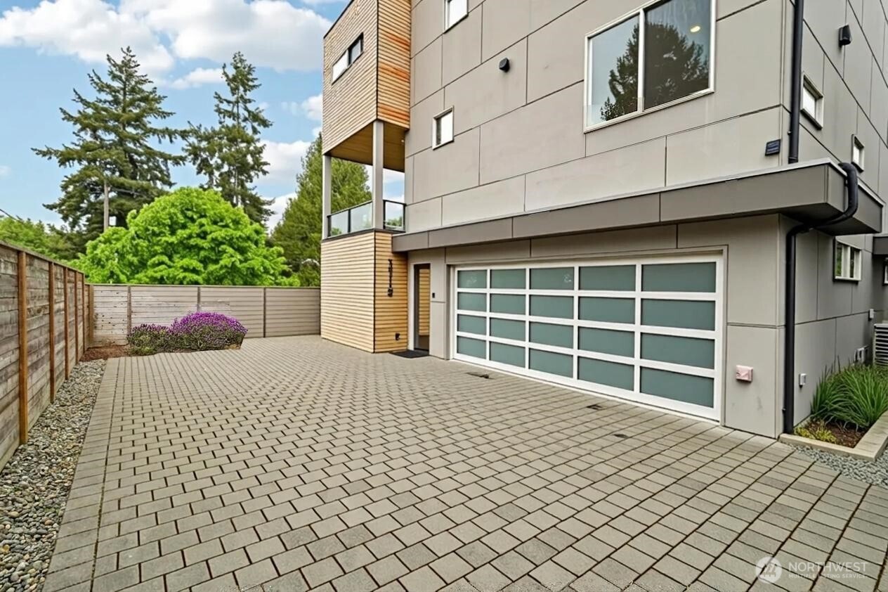 3319 W Elmore Street Seattle WA 98199