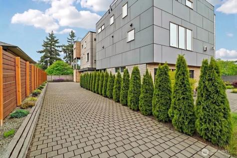 3319 W Elmore Street Seattle WA 98199