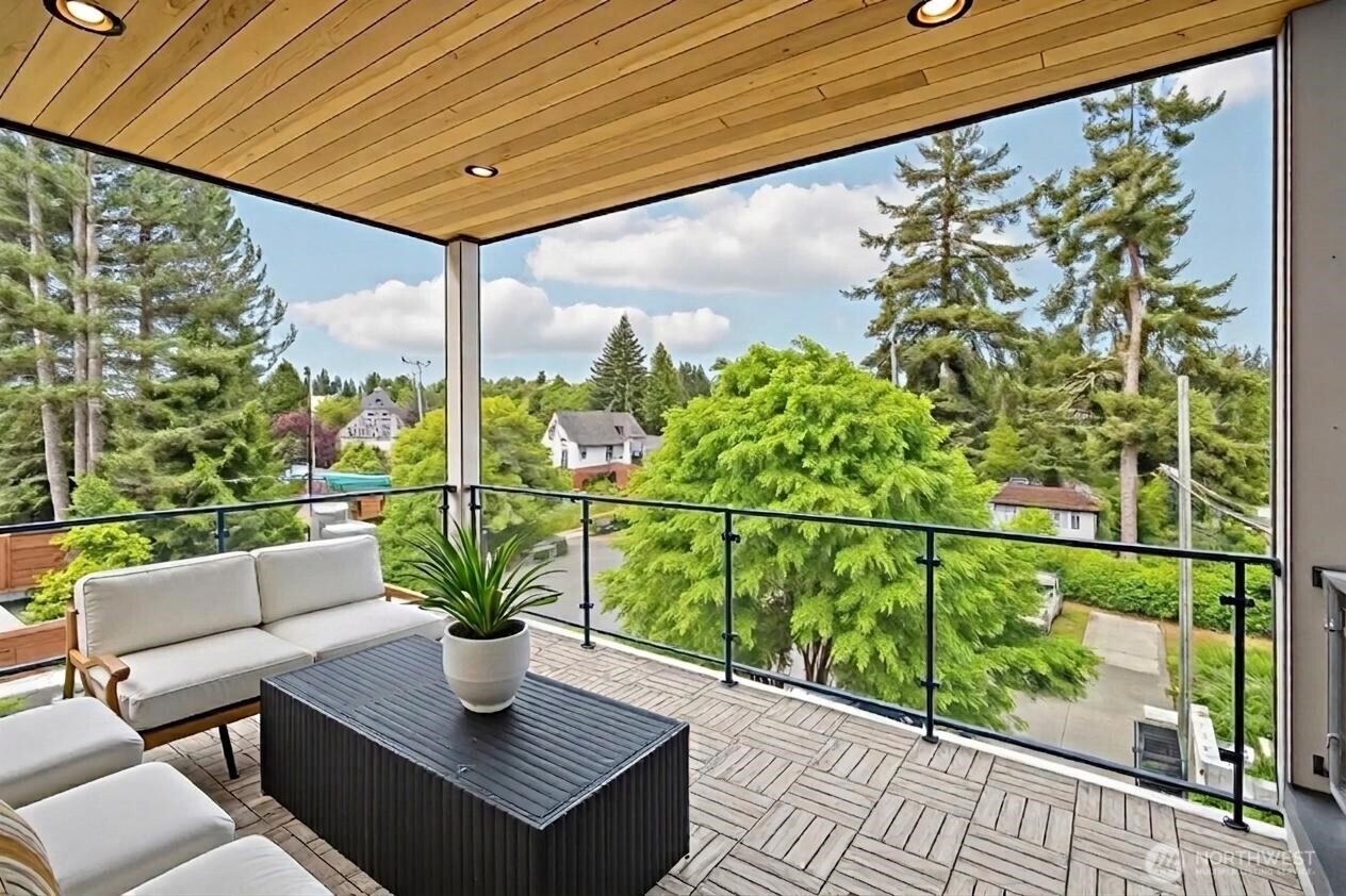 3319 W Elmore Street Seattle WA 98199