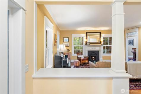 8991 Springwood Avenue NE Bainbridge Island WA 98110