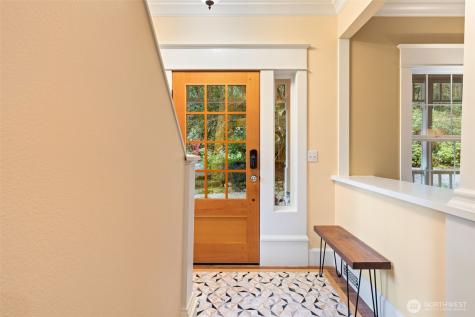 8991 Springwood Avenue NE Bainbridge Island WA 98110