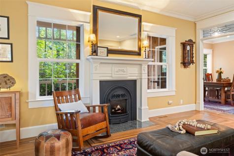 8991 Springwood Avenue NE Bainbridge Island WA 98110