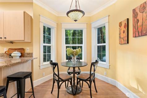 8991 Springwood Avenue NE Bainbridge Island WA 98110