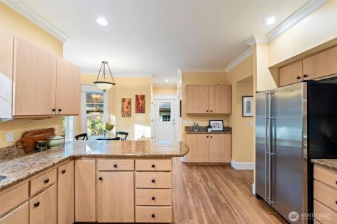 8991 Springwood Avenue NE Bainbridge Island WA 98110