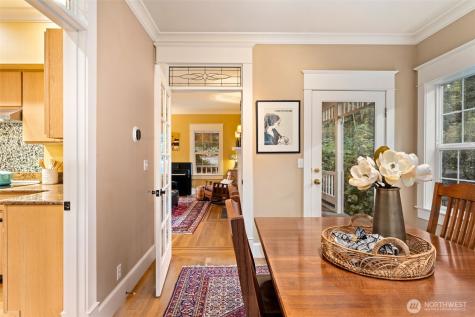 8991 Springwood Avenue NE Bainbridge Island WA 98110