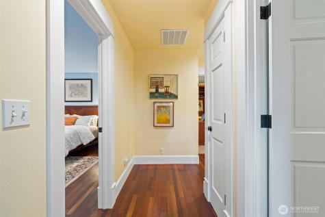 8991 Springwood Avenue NE Bainbridge Island WA 98110