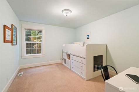 8991 Springwood Avenue NE Bainbridge Island WA 98110