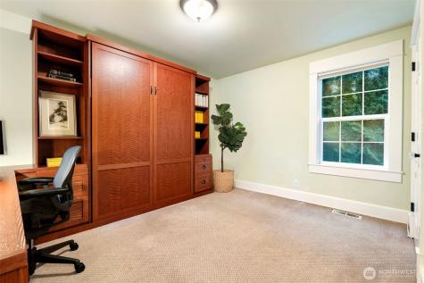 8991 Springwood Avenue NE Bainbridge Island WA 98110