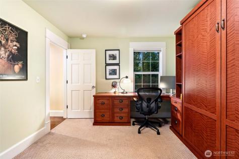 8991 Springwood Avenue NE Bainbridge Island WA 98110