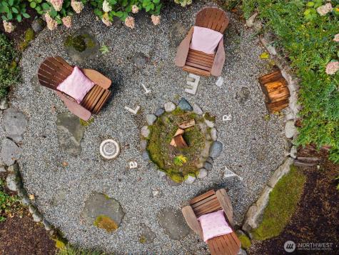 8991 Springwood Avenue NE Bainbridge Island WA 98110