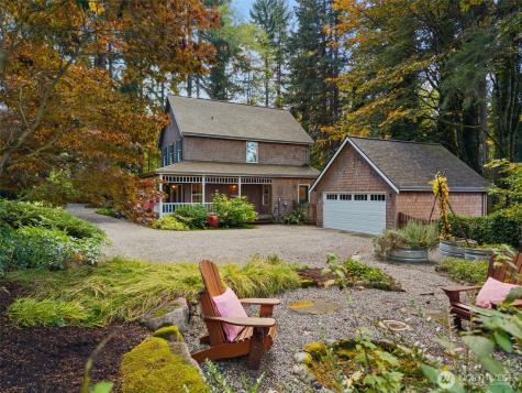 8991 Springwood Avenue NE Bainbridge Island WA 98110