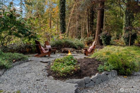 8991 Springwood Avenue NE Bainbridge Island WA 98110