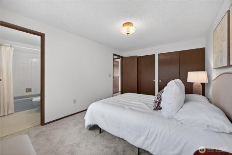 18754 130th Avenue SE Renton WA 98058
