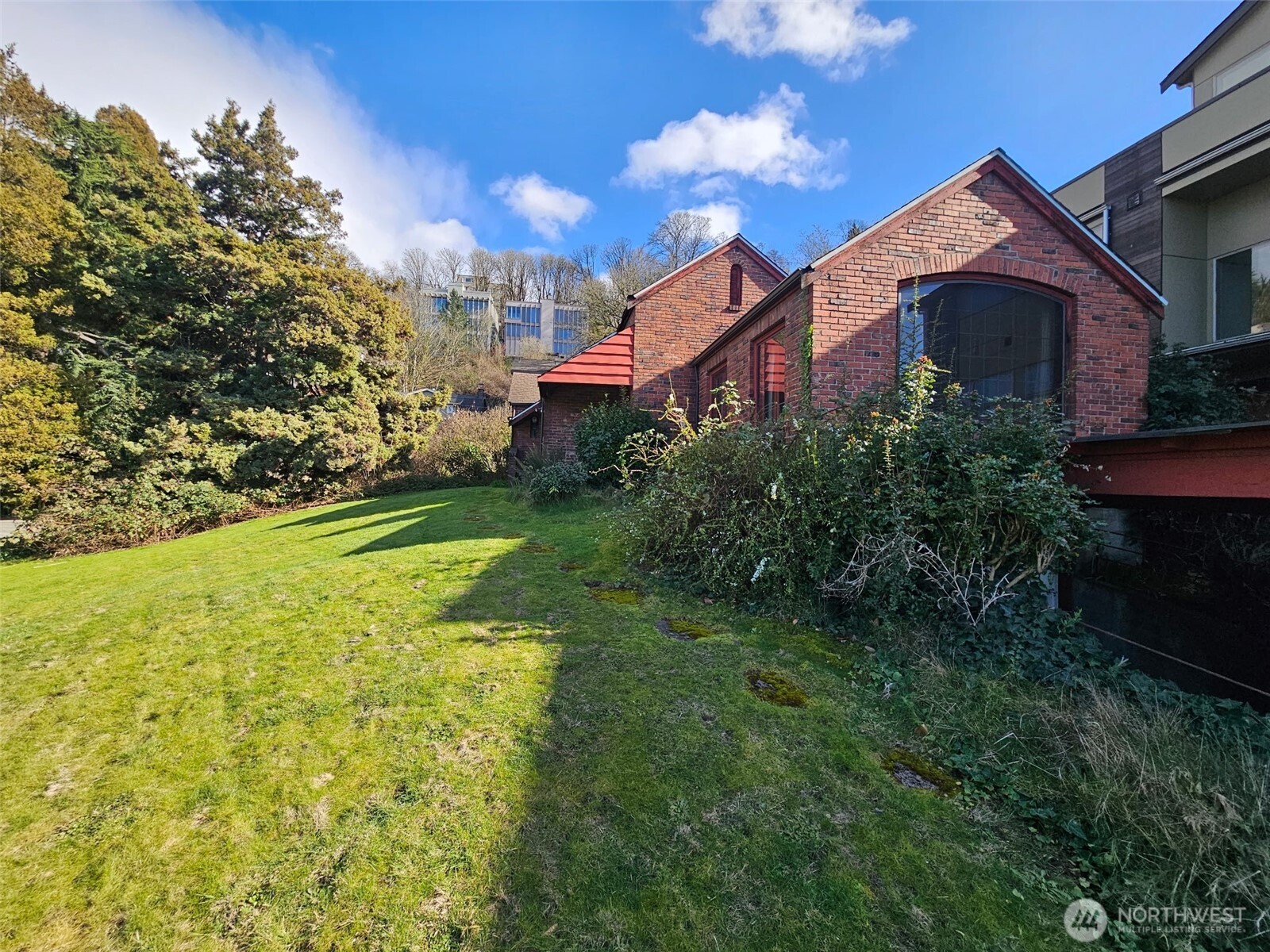 1603 Lakeview Boulevard E Seattle WA 98102